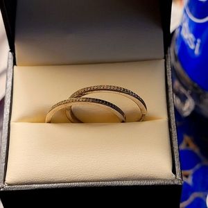 Diamond earrings in gold